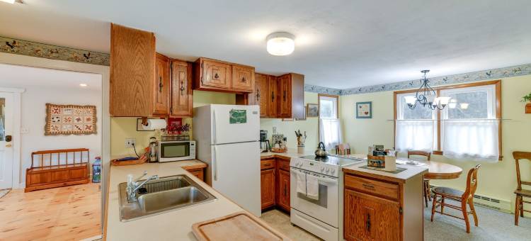 沃尔顿林间之家：有火坑和现场池塘！(Fire Pit & On-site Pond: Wooded Walton Home!)图片