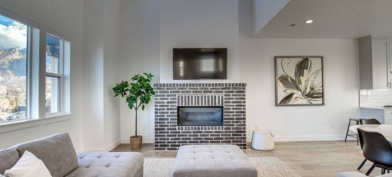 带阳台的现代化普罗沃市中心联排别墅！(Modern Downtown Provo Townhome w/ Balcony!)图片