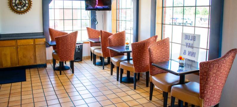 蓝松鸦套房酒店(Blue Jay Inn & Suites)图片