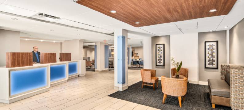 Holiday Inn Express 劳德代尔堡CONV CTR巡航(Holiday Inn Express FT. LAUDERDALE CRUISE-AIRPORT by IHG)图片