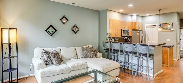 古香古色的伊萨夸市家居 - 可步行至商店和餐厅(Quaint Issaquah Home - Walk to Shops and Dining)图片