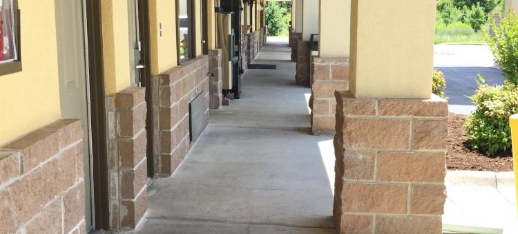 大学大道美洲最佳价值套房酒店(Americas Best Value Inn and Suites Little Rock)图片