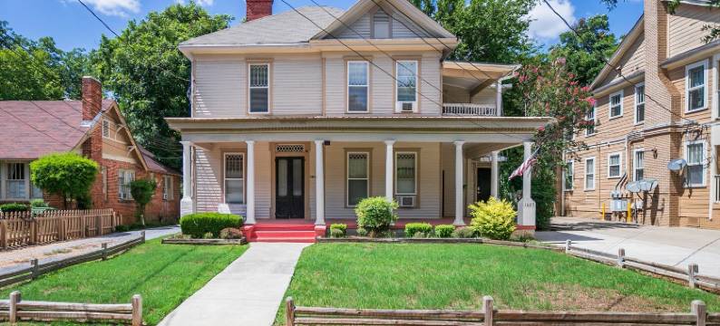 Charming Retreat with Luxurious Amenities - Cozy and Inviting Escape图片