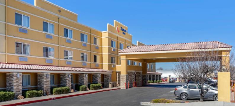 阿尔伯克基机场舒适酒店(Comfort Inn Albuquerque Airport)图片