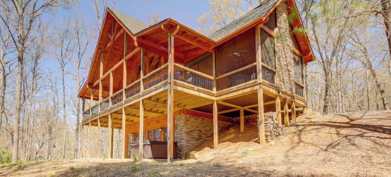 带露台和热水浴缸的豪华矿石山舱！(Luxury Mineral Bluff Cabin with Deck and Hot Tub!)图片