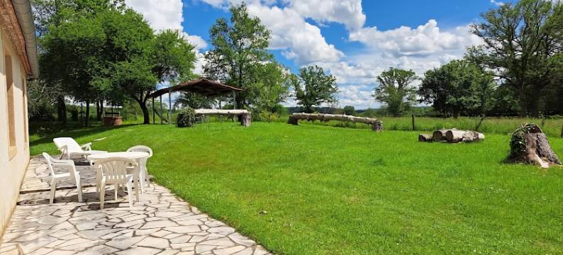 Holiday Home in Vieure near Lake and Garden图片