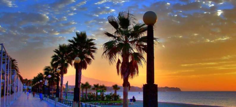 Seaside Stay with Pool图片