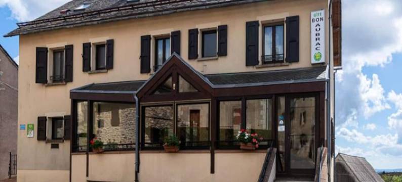 Gîte de France Bon Aubrac for 12 People图片