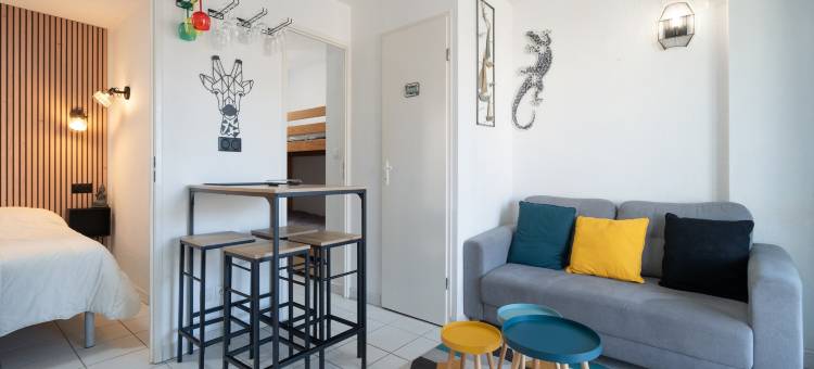 海滨公寓(带泳池)(Beachside Apartment with Pool)图片