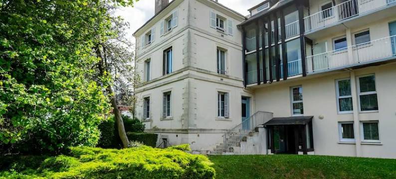 Elegant Triplex with Private Parking-2BR/4P-Honfleur图片