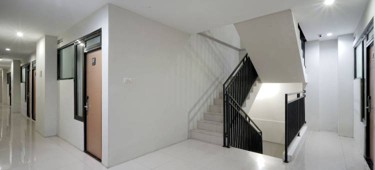 卡朗马朗D帕拉贡酒店(Dparagon Karangmalang)图片