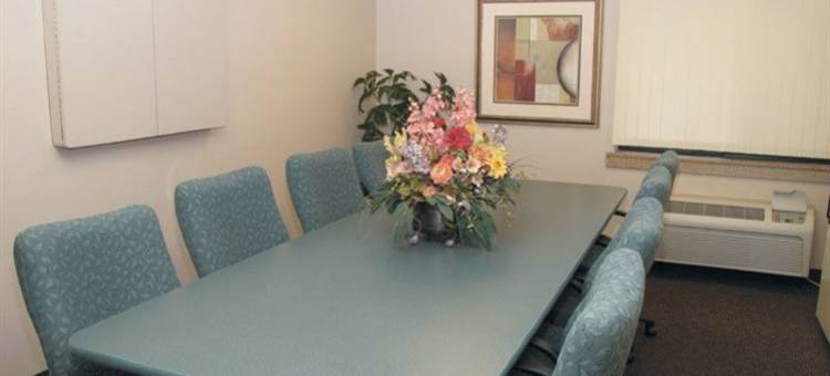 印第安纳波利斯机场行政公路拉昆塔温德姆酒店(La Quinta Inn by Wyndham Indianapolis Airport Executive Dr)图片