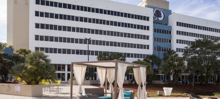 杰克逊维尔机场希尔顿逸林酒店(DoubleTree by Hilton Hotel Jacksonville Airport)图片