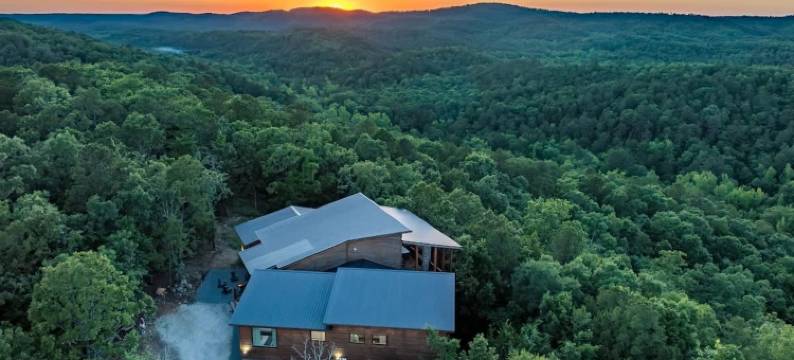 坐下来家庭度假屋 扑克 飞镖 台球(Sit n Go Family Retreat Poker Darts Billiards)图片