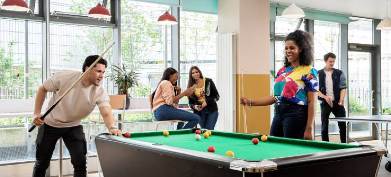 命运学生 - 月亮探险者(Destiny Student - Moonraker)图片