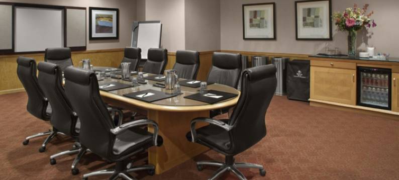 阿克伦费尔劳恩希尔顿逸林酒店(DoubleTree by Hilton Akron Fairlawn)图片