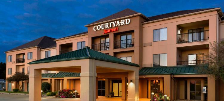 布卢明顿诺尔玛万怡酒店(Courtyard Bloomington Normal)图片