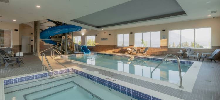 萨蒙阿姆万枫酒店及套房(Fairfield Inn & Suites Salmon Arm)图片