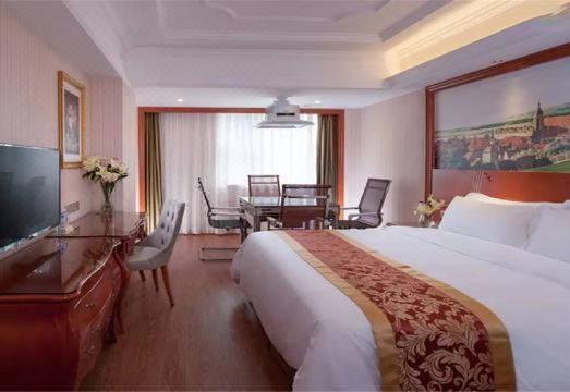 Vienna 3 Best Hotel (Guixi Railway Station) Hotel Overview