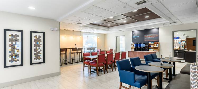 智选假日套房酒店巴斯特罗普(Holiday Inn Express & Suites Bastrop)图片