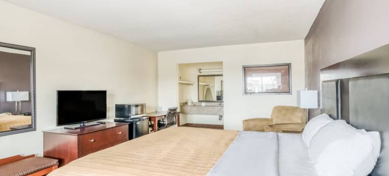 OYO 路易斯安那亚历山德里亚165号公路酒店(OYO Hotel Alexandria La- Hwy 165)图片