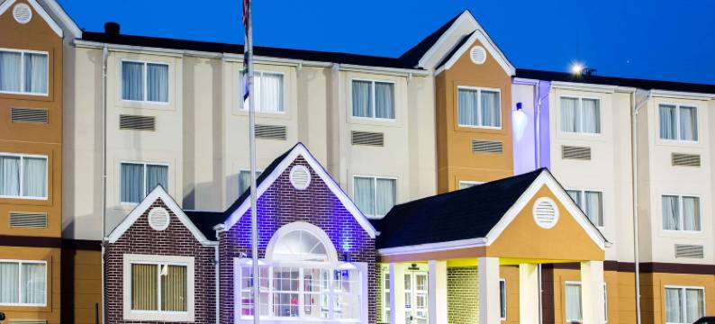 Microtel Inn & Suites by Wyndham Charleston WV图片