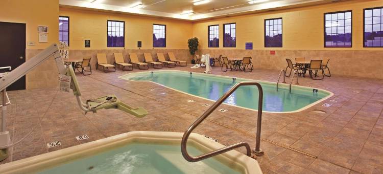 夏莫维尔拉昆塔温德姆套房酒店/ 新河峡谷国家公园(La Quinta Inn & Suites Summersville/New River National Park)图片