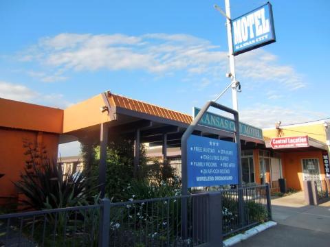 Castle Motel Bairnsdale Hotel Overview