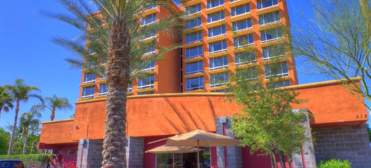 菲尼克斯中城智选假日套房酒店(Holiday Inn Express & Suites Phoenix - Midtown by IHG)图片