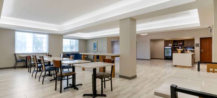 穆斯科吉康福特套房酒店(Comfort Inn & Suites Muskogee)图片