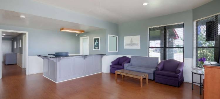 美洲最佳价值旅馆洛哈特(Americas Best Value Inn Lockhart TX)图片