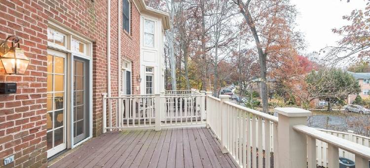 Beautiful Villa in the Heart of Historic Downtown Bel Air! 3 Bedroom Villa by Redawning图片