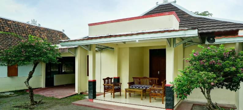 斯波特昂2653奥玛姆巴鲁拉伊斯兰酒店(Spot on 2653 Omah Mbah Lurah Syariah)图片