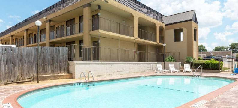 朗维尤北温德姆速8酒店(Super 8 by Wyndham Longview/North)图片