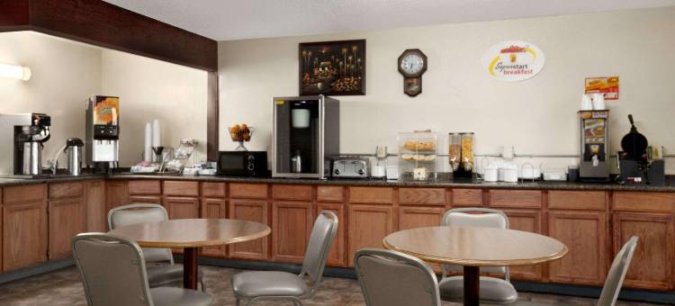 卡尔斯巴速8酒店(Super 8 by Wyndham Carlsbad)图片