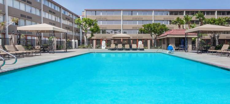 福乐顿市阿纳海姆豪生酒店及会议中心(Howard Johnson by Wyndham Fullerton/Anaheim Conference Cntr)图片