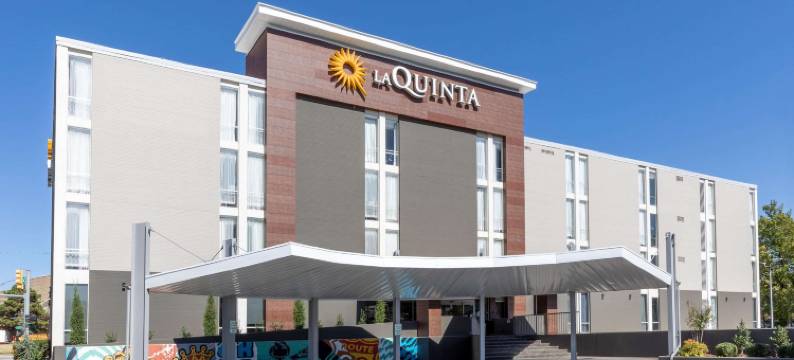 塔尔萨市中心/66 号公路拉昆塔温德姆套房酒店(La Quinta Inn & Suites by Wyndham Tulsa Downtown/Route 66)图片