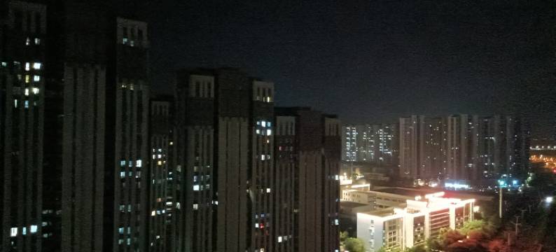 落入凡尘的小凡公寓(天山北路分店)图片