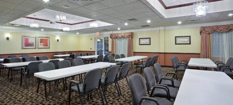 道奇城拉昆塔温德姆套房酒店(La Quinta Inn & Suites by Wyndham Dodge City)图片