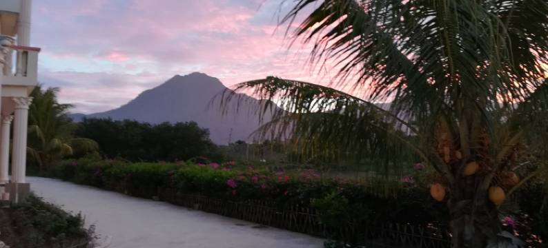 依山傍水的别墅享受(抱棉路分店)图片