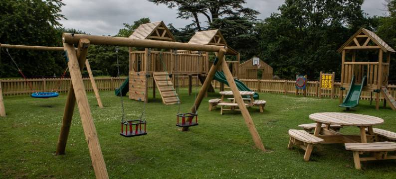 唐霍尔乡村之家酒店(Down Hall Hotel)图片