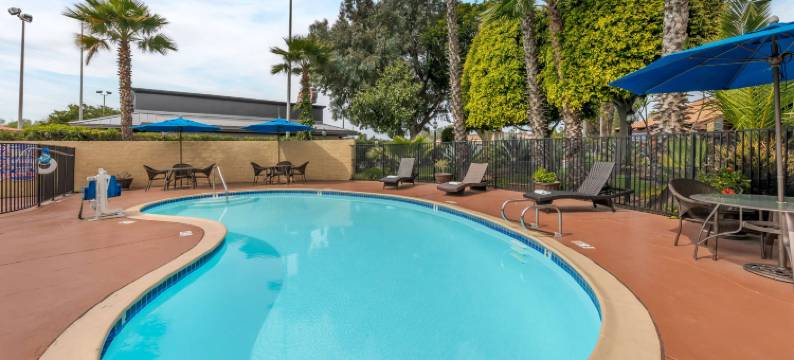 美国贝斯特韦斯特酒店(Best Western Americana Inn)图片