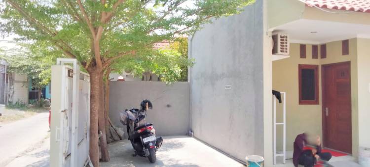 维斯玛穆蒂亚拉尼尔阿伦阿伦德马克米特拉瑞德多兹(Wisma Mutiara near Alun Alun Demak Mitra RedDoorz)图片