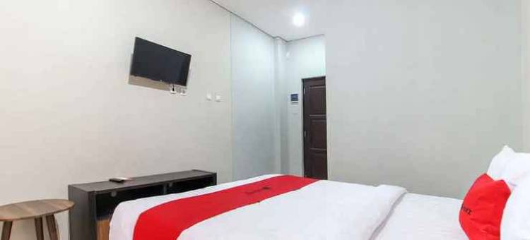 红多兹酒店-近梭罗巴拉潘站2号(RedDoorz Near Solo Balapan Station 2)图片