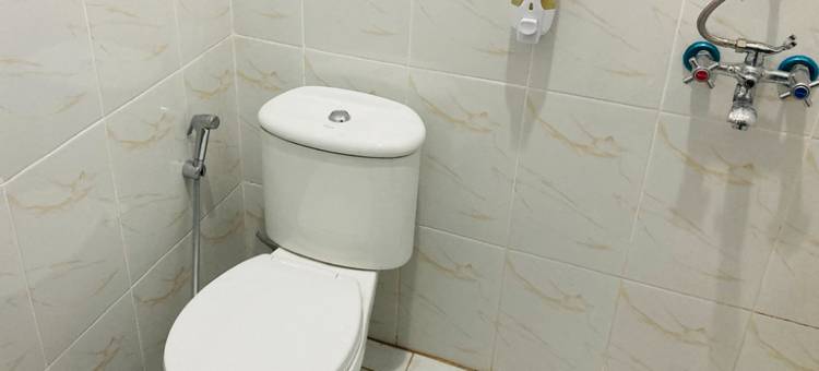 红门酒店-近巴拉贡购物中心三宝垄2号(RedDoorz near Paragon Mall Semarang 2)图片