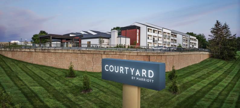 堪萨斯城奥佛兰公园/梅特卡夫学院大道南万怡酒店(Courtyard Kansas City Overland Park/Metcalf, South of College Boulevard)图片