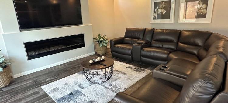 Contemporary home, 3952SF of living space, open floorplan w/pool on a cul-de-sac图片
