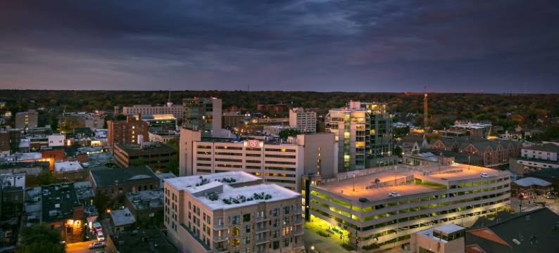爱荷华市中心大学希尔顿花园酒店(Hilton Garden Inn Iowa City Downtown University)图片