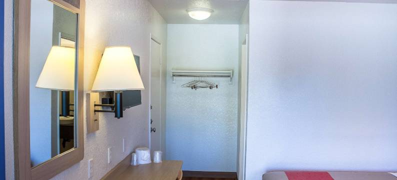 尤凯亚6号汽车旅馆(Motel 6 Ukiah, CA)图片