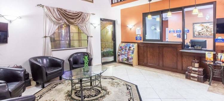 休斯顿荷比机场戴斯套房酒店(Days Inn & Suites by Wyndham Houston Hobby Airport)图片